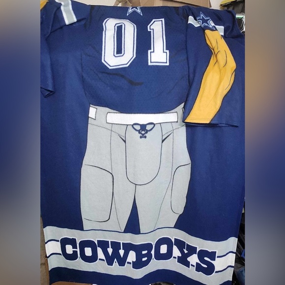 NFL Dallas Cowboys Player Full Body Comfy (blanket with Arm sleeves) - Picture 1 of 3